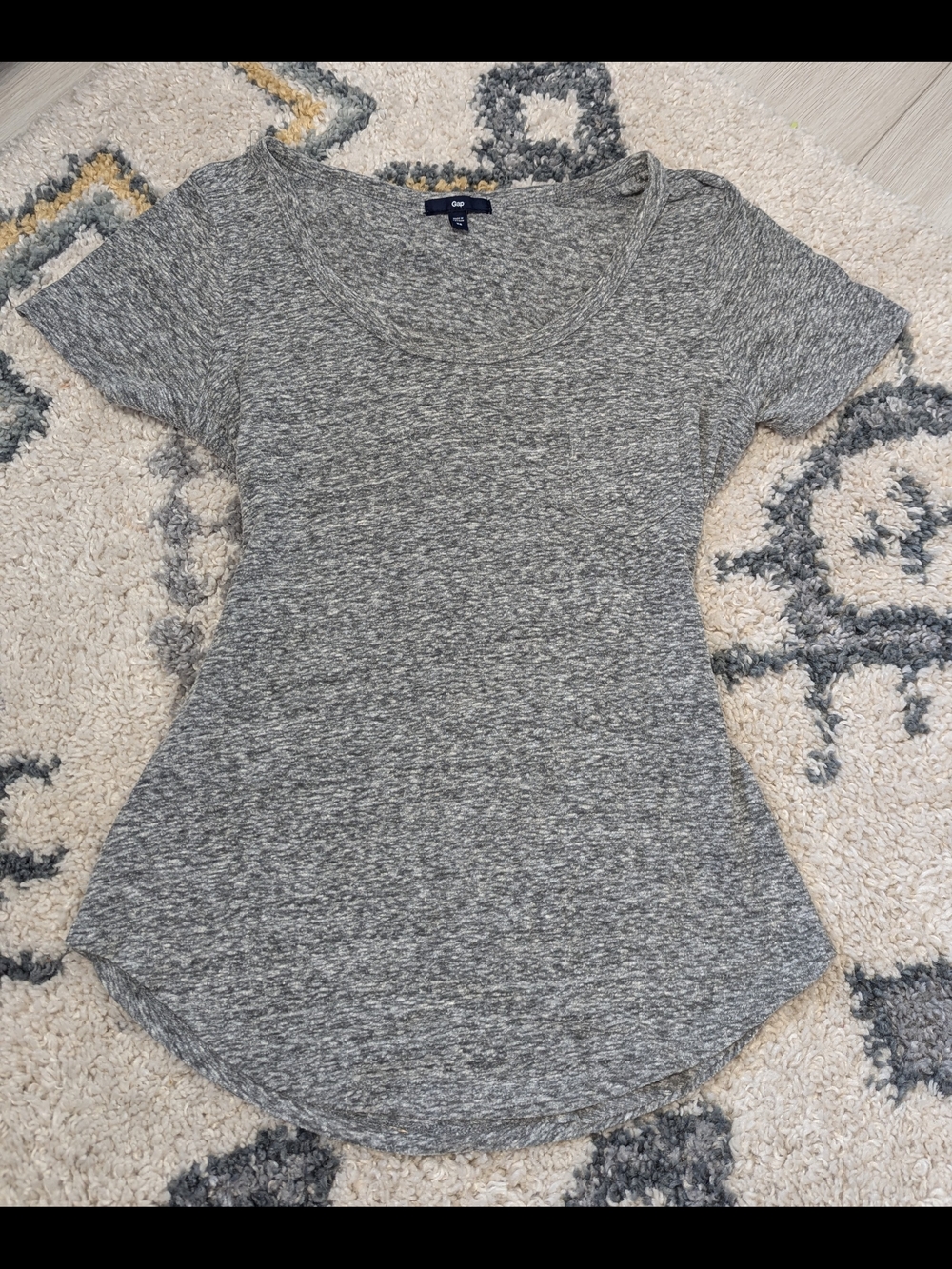 GAP Women's Heather Gray Scoop Neck Short Sleeve Tee